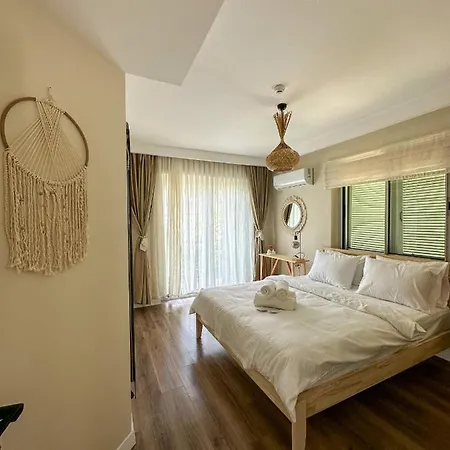 Ella Alacati Hotel Ildiri