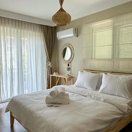 Ella Alacati Hotel Ildiri