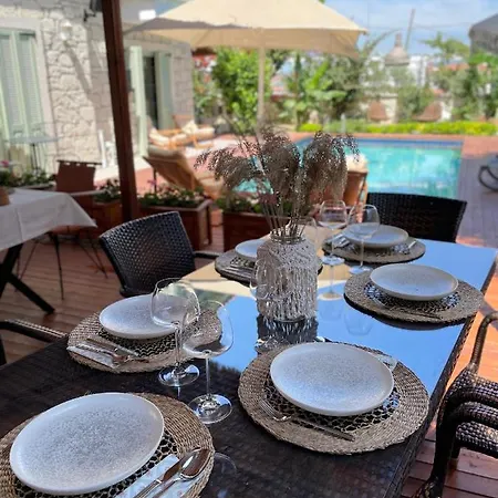 Ella Alacati Hotel