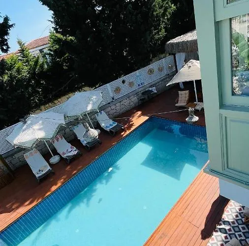 Ella Alacati Hotel *